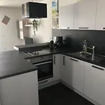 Lägenhet Moderne Mit Terrasse Und Garten