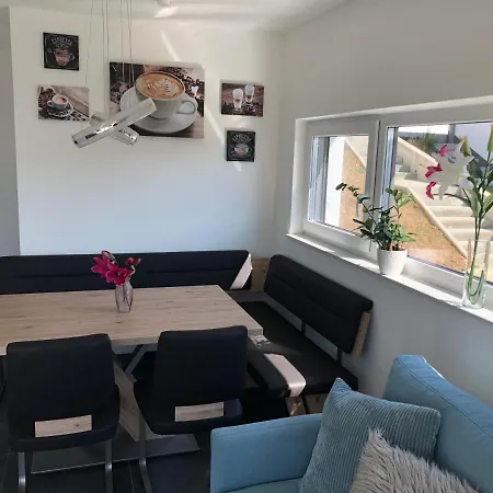 Moderne Mit Terrasse Und Garten * Verwaltungsgemeinschaft Haldenwang