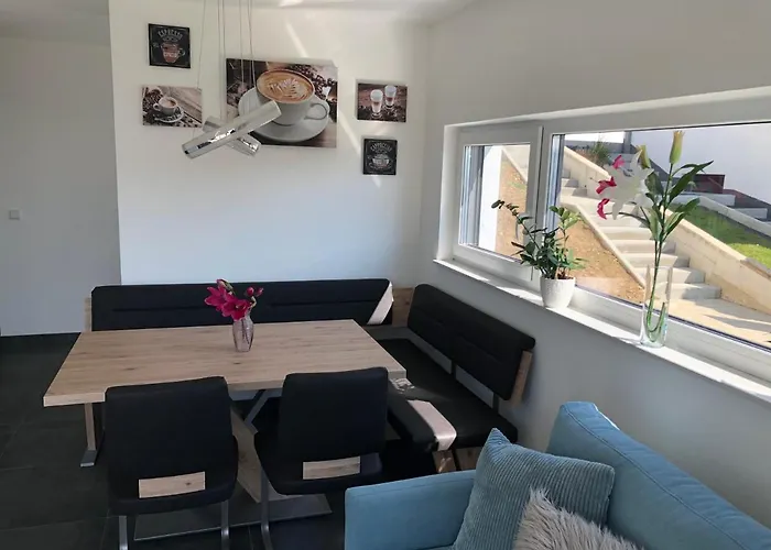 Moderne Mit Terrasse Und Garten * Verwaltungsgemeinschaft Haldenwang