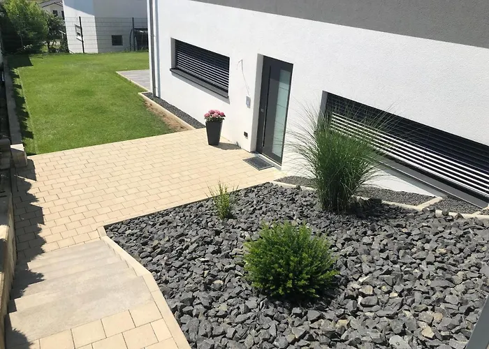 Moderne Mit Terrasse Und Garten Appartement *