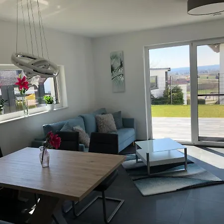 Moderne Mit Terrasse Und Garten