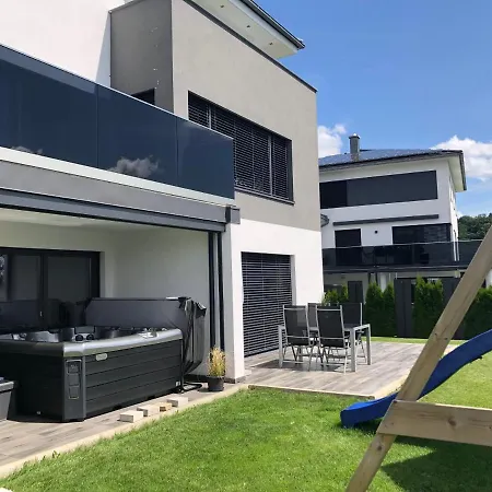 Moderne Mit Terrasse Und Garten *