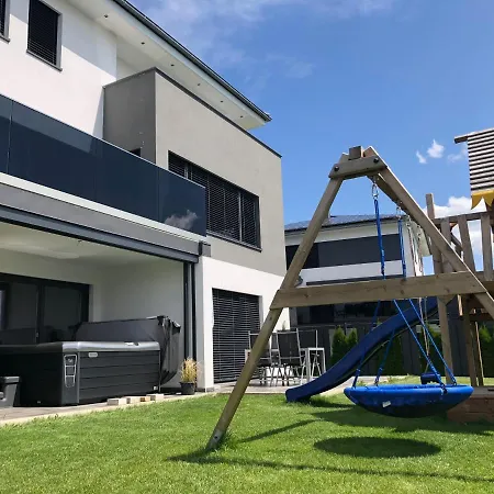 Moderne Mit Terrasse Und Garten * Verwaltungsgemeinschaft Haldenwang
