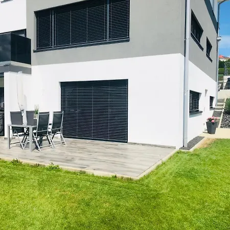 Apartament Moderne Mit Terrasse Und Garten