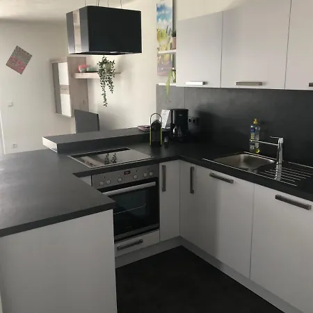 شقة Moderne Mit Terrasse Und Garten