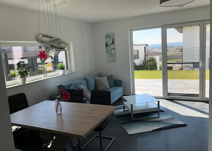Moderne Mit Terrasse Und Garten
